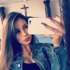 Meet your Posher, Yailin